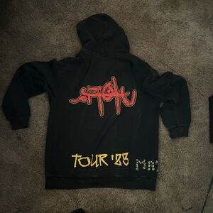 Black utopia 23 tour staff only sweatshirt bought at concert size xl
